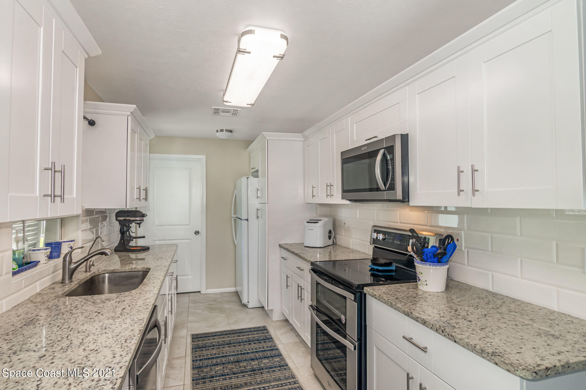 983 Beacon Road Rockledge, FL 32955 - Photo 4 of 22 Kitchen
