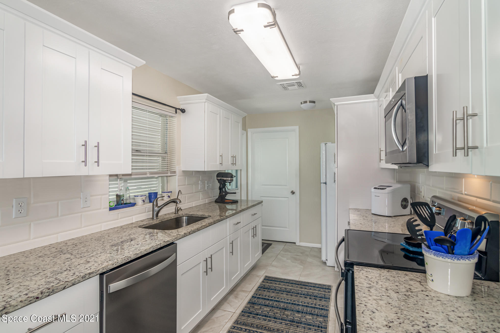 983 Beacon Road Rockledge, FL 32955 - Photo 6 of 22 Kitchen