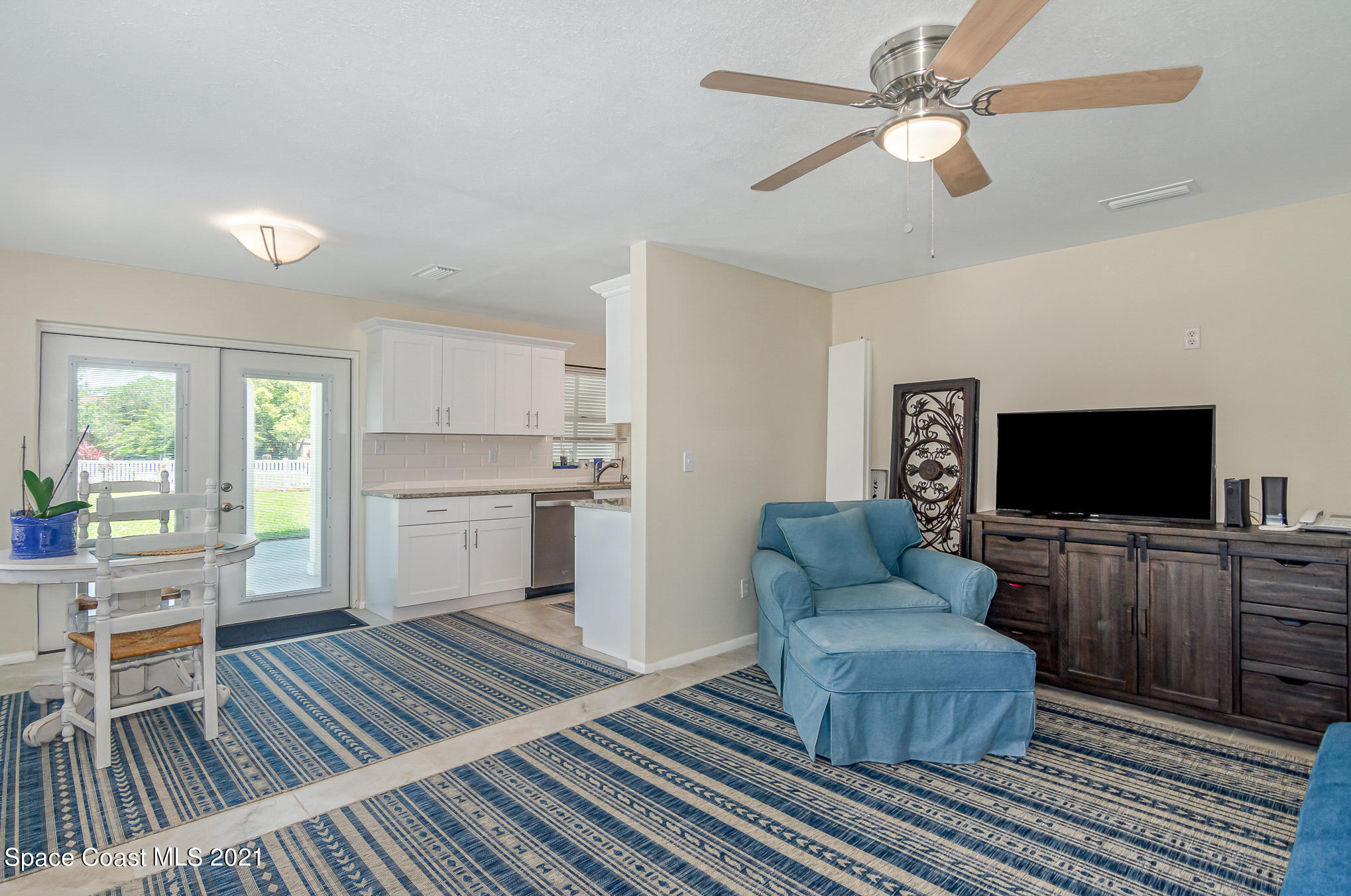 983 Beacon Road Rockledge, FL 32955 - Photo 8 of 22 Living Room
