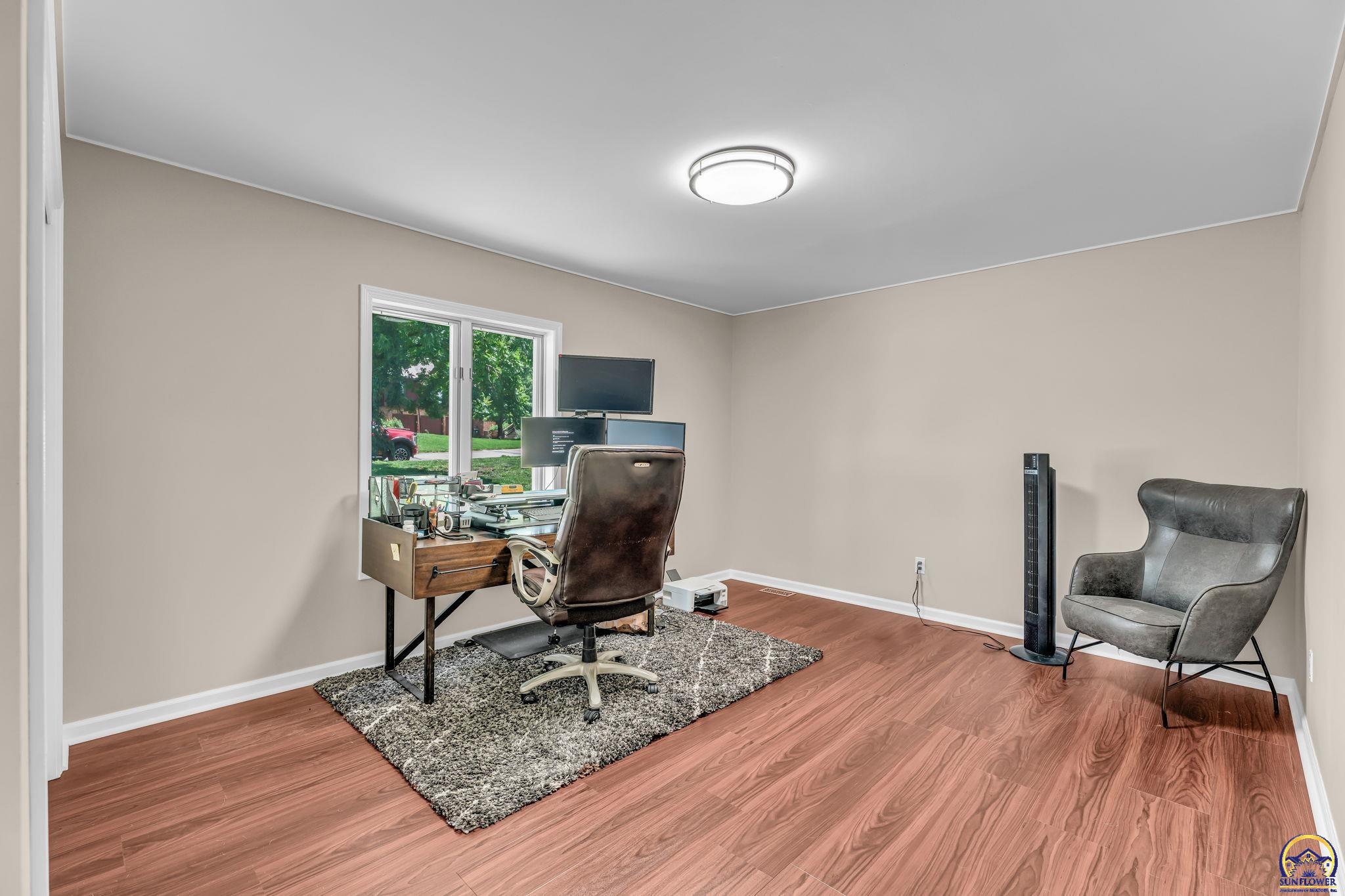 3725 Southwest Kings Forest Road Topeka, KS 66610 - Photo 36 of 52