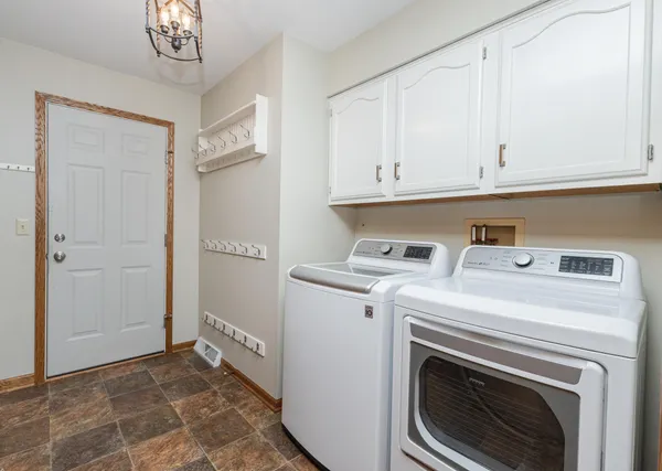 $595,000 | S32W31809 Squire Court, Genesee, WI 53189