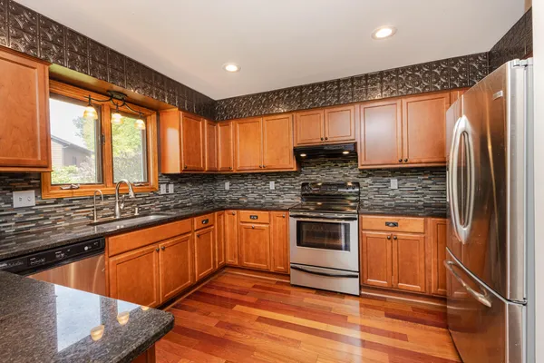 $595,000 | S32W31809 Squire Court, Genesee, WI 53189