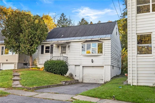 $2,100 | 60 Leslie Avenue, Utica, NY 13501