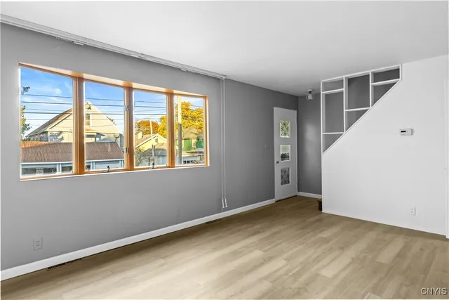 $2,100 | 60 Leslie Avenue, Utica, NY 13501
