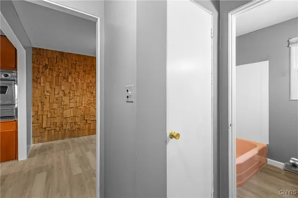 $2,100 | 60 Leslie Avenue, Utica, NY 13501