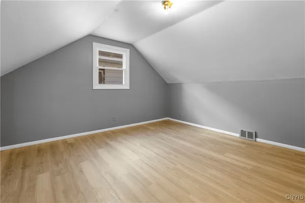 $2,100 | 60 Leslie Avenue, Utica, NY 13501