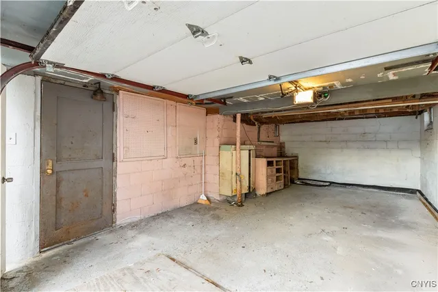 $2,100 | 60 Leslie Avenue, Utica, NY 13501