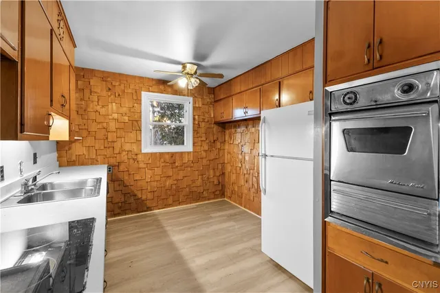 $2,100 | 60 Leslie Avenue, Utica, NY 13501