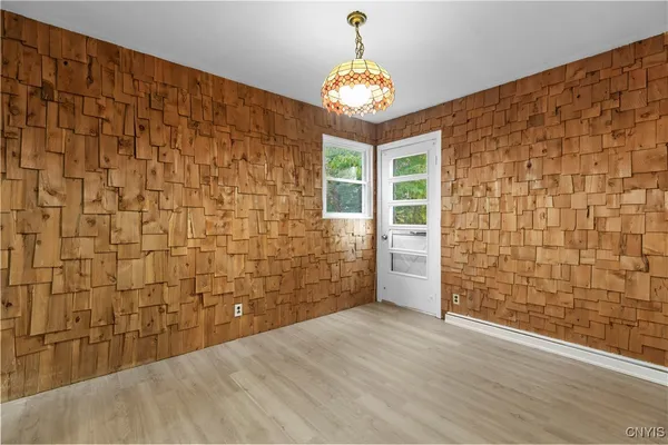 $2,100 | 60 Leslie Avenue, Utica, NY 13501