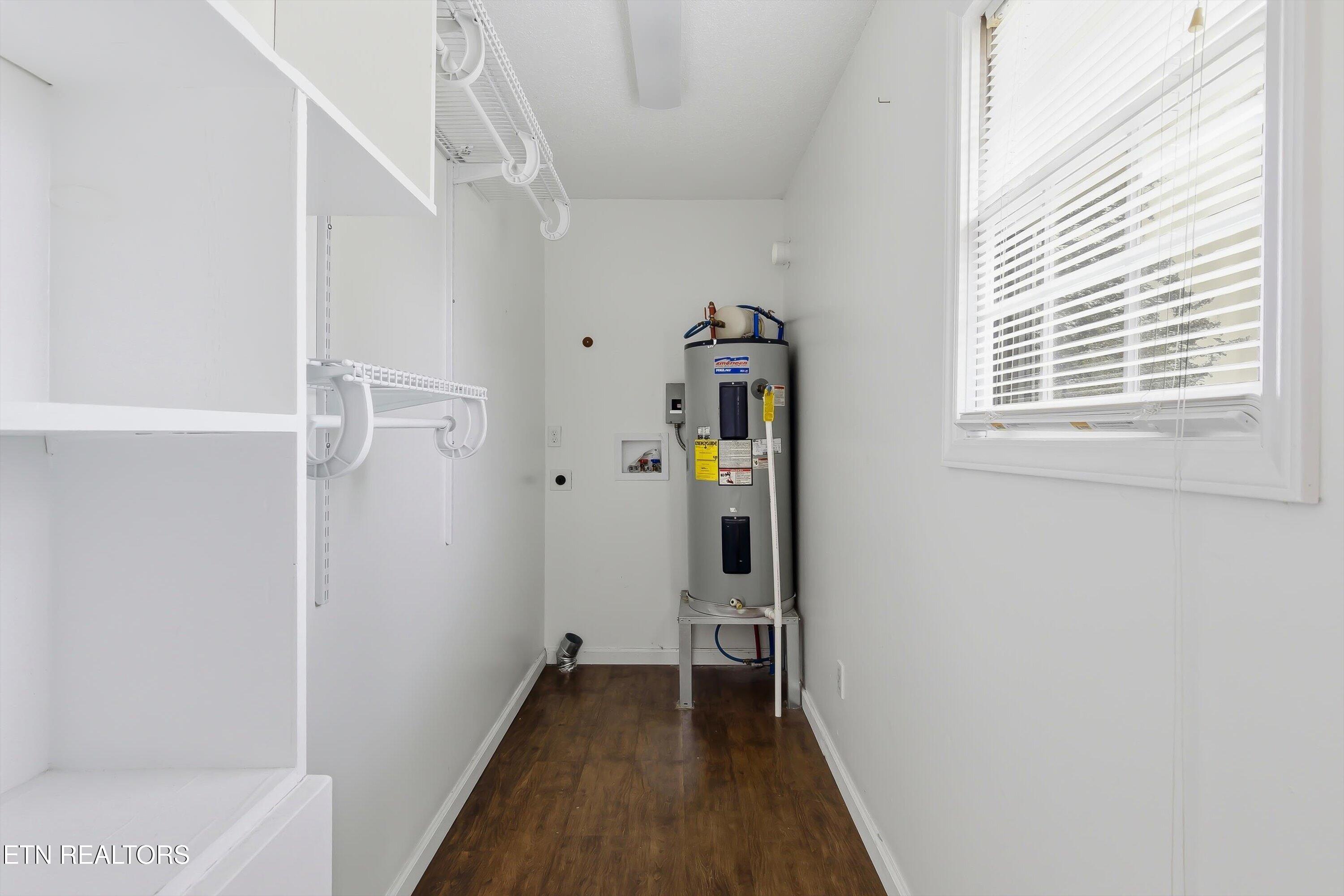 2036 Morganton Road Maryville, TN 37801 - Photo 14 of 29 Closet/Laundry
