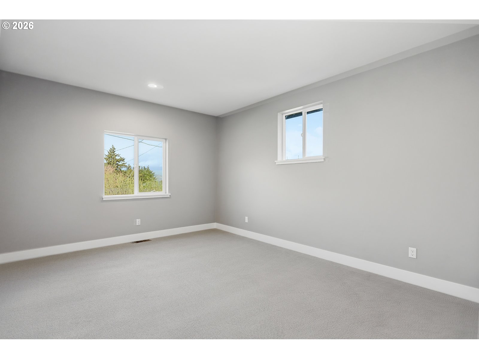 1680 Morton Street The Dalles, OR 97058 - Photo 24 of 36 an empty room with a window