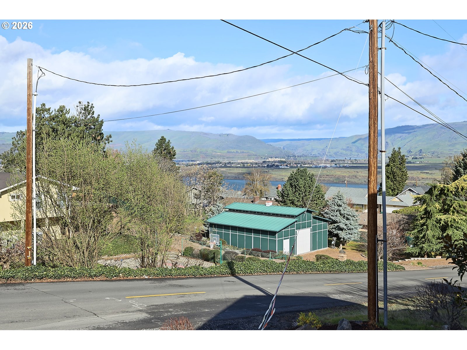 1680 Morton Street The Dalles, OR 97058 - Photo 36 of 36 a view of a outdoor space