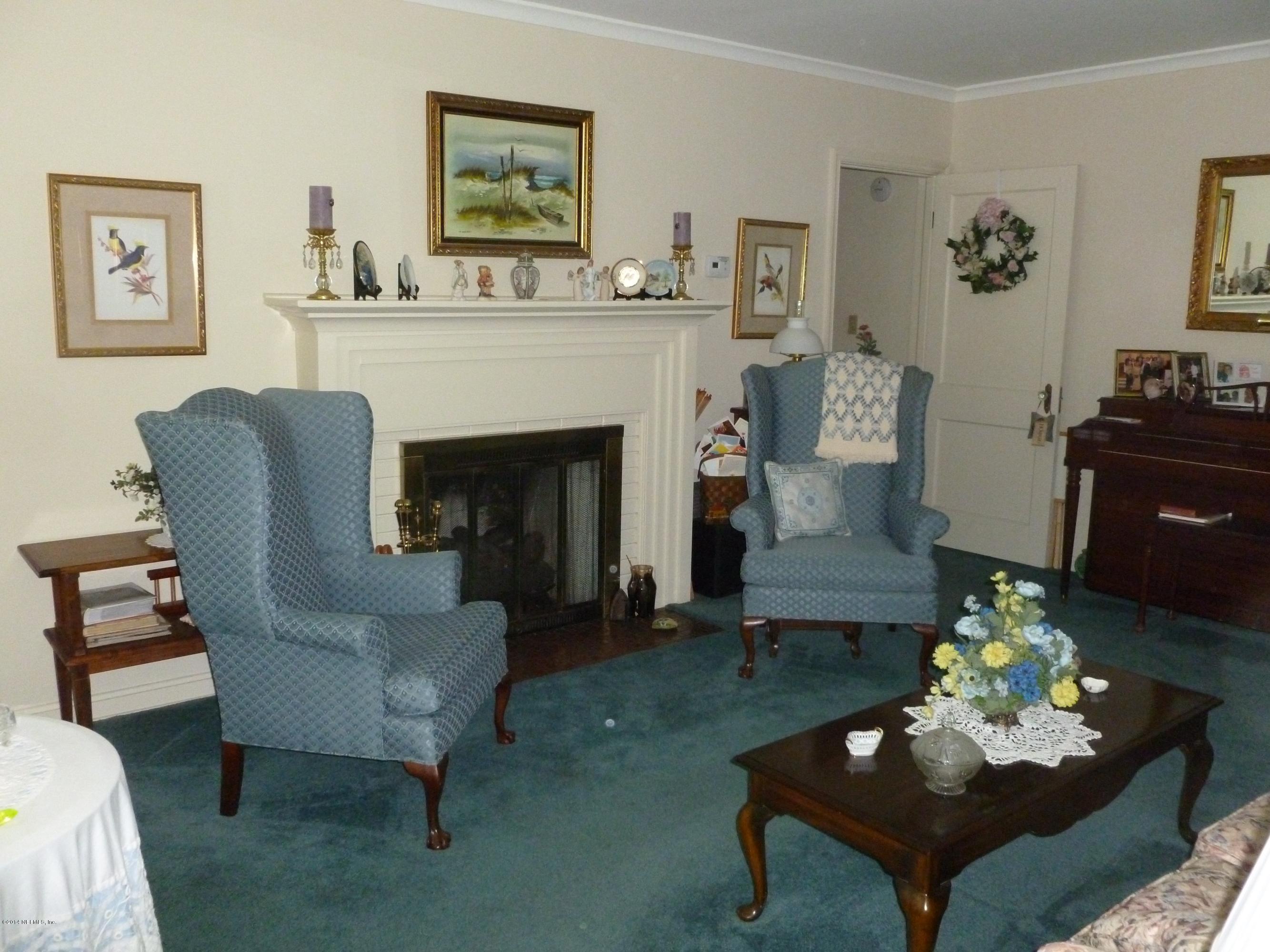 1624 Pershing Road Jacksonville, FL 32205 - Photo 10 of 34 Living Room with Gas Fireplace