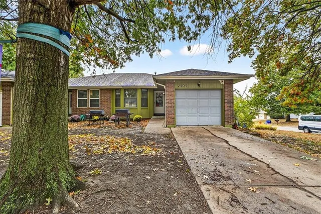 $250,000 | 7805 East 130th Court, Grandview, MO 64030