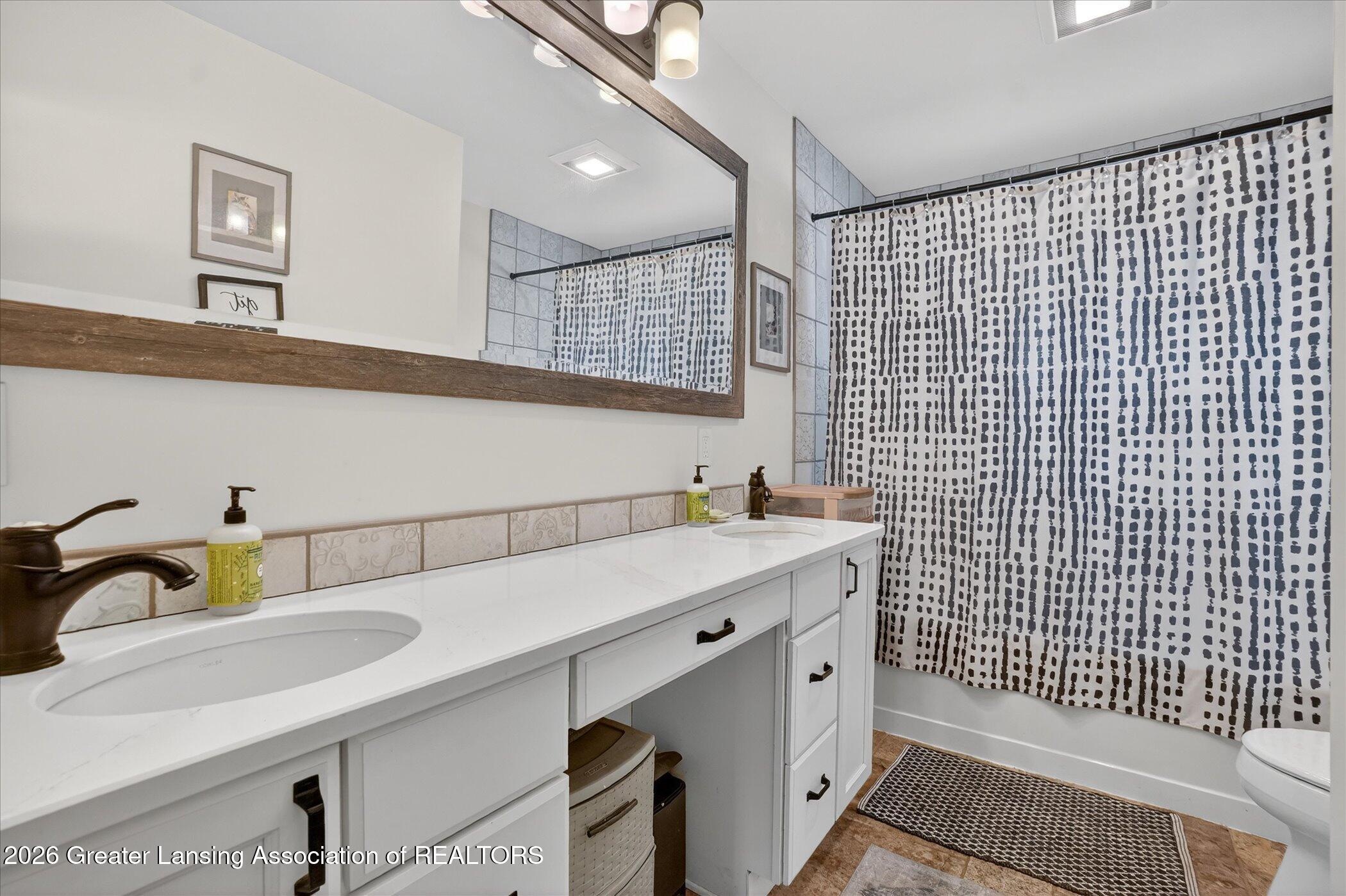 2540 East Round Lake Road Dewitt, MI 48820 - Photo 18 of 55 17-2540-E-Round-Lake-Rd-DeWitt-MI-48820-
