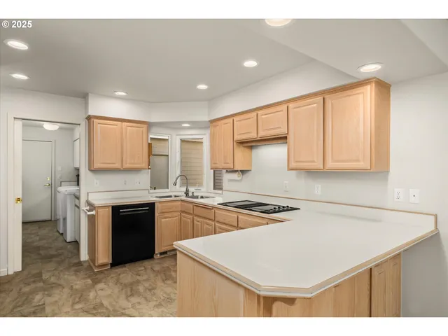 $498,000 | 370 Magnolia Drive, Creswell, OR 97426