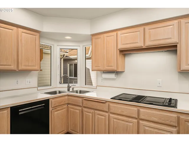 $498,000 | 370 Magnolia Drive, Creswell, OR 97426