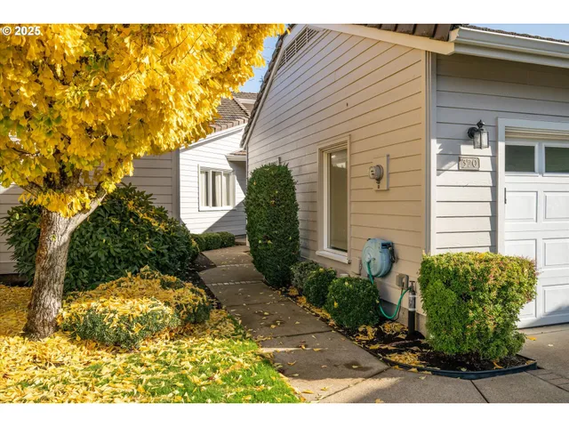 $498,000 | 370 Magnolia Drive, Creswell, OR 97426