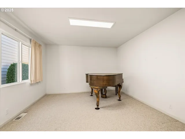 $498,000 | 370 Magnolia Drive, Creswell, OR 97426