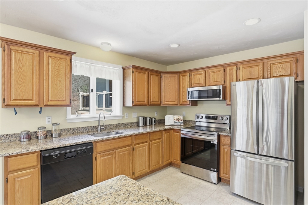 165 Rice Avenue Northborough, MA 01532 - Photo 12 of 42