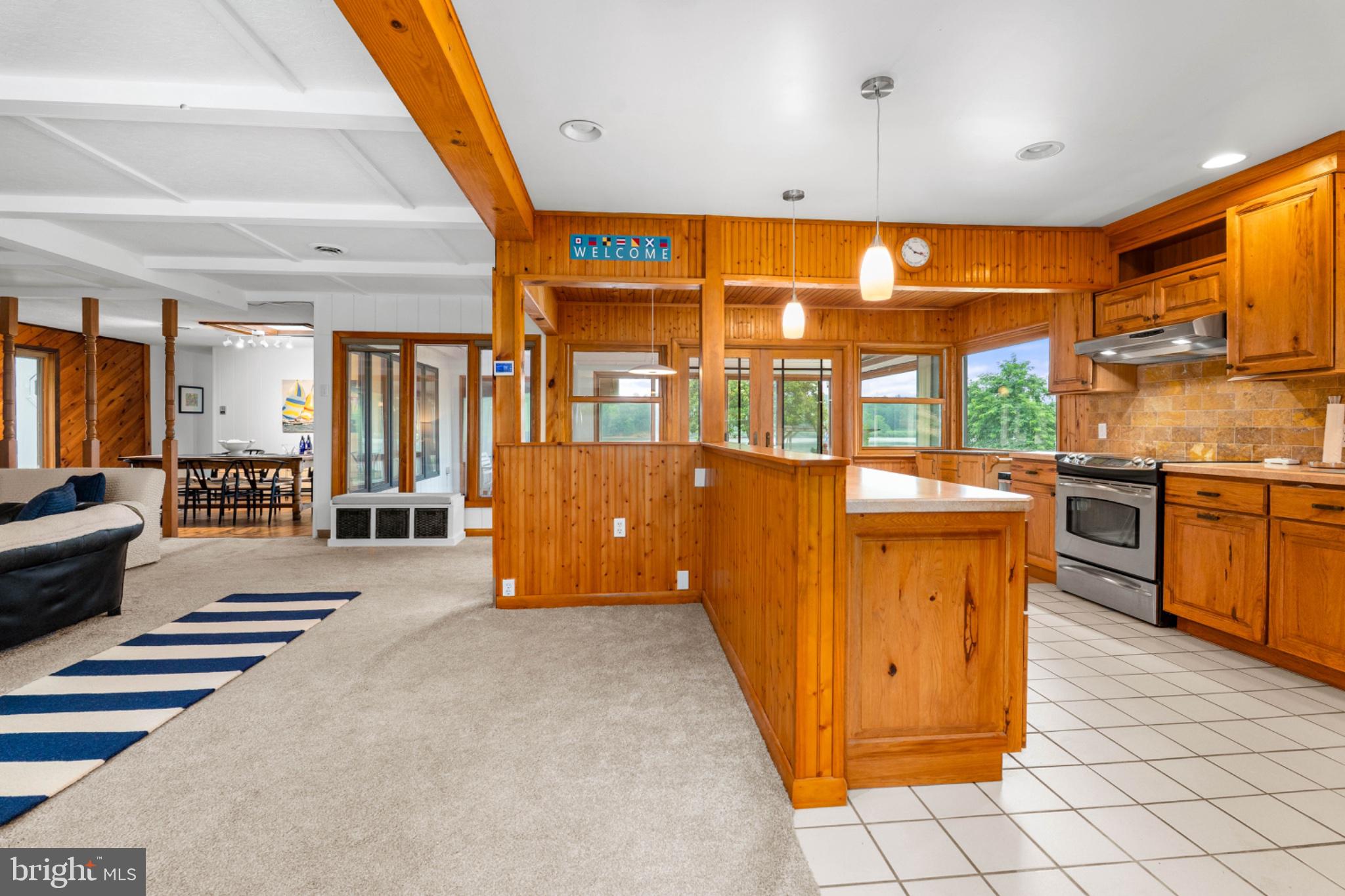 64 South Shore Road Elkton, MD 21921 - Photo 5 of 36 Inviting open-concept kitchen space.