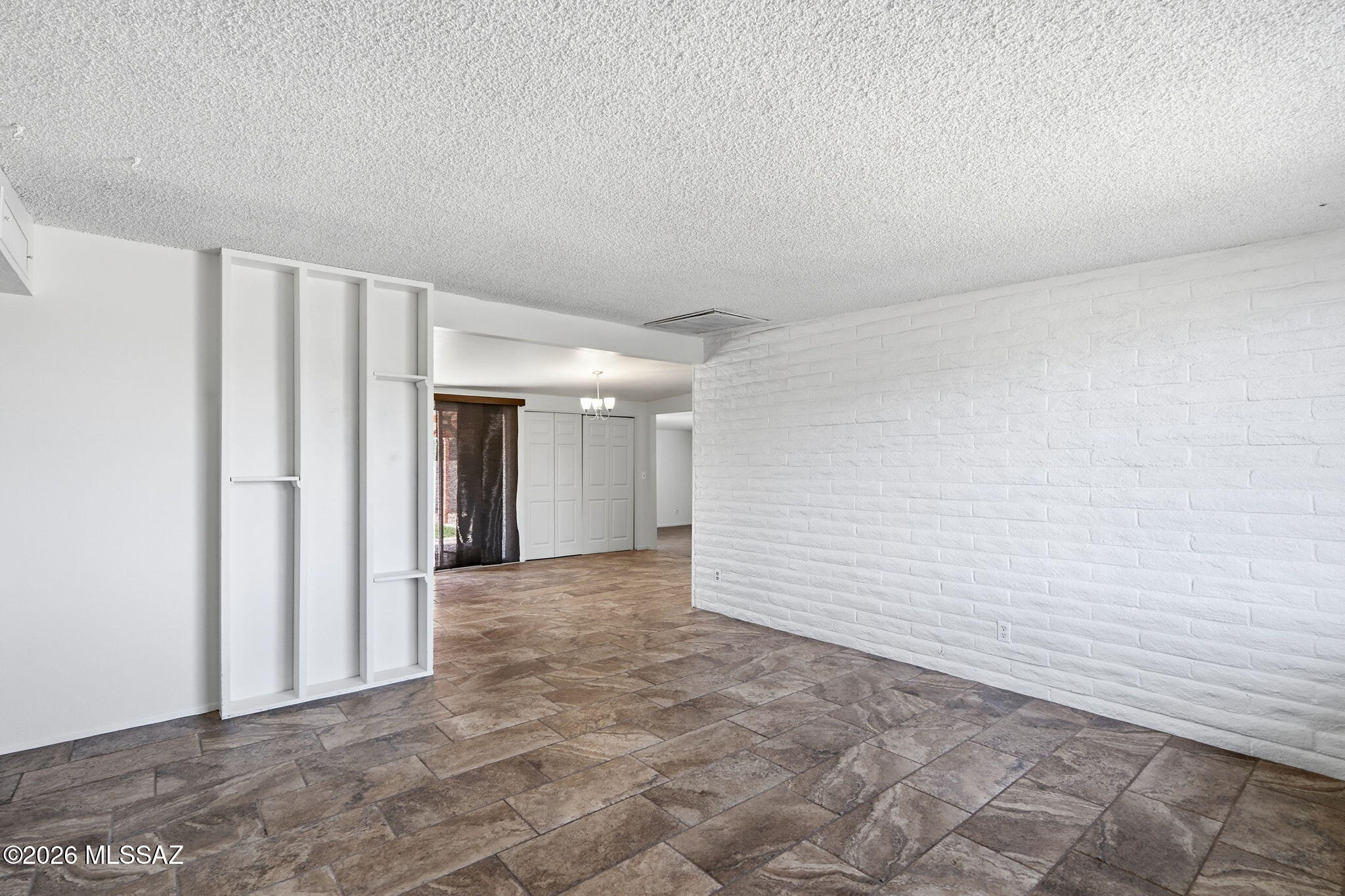 4241 South Kolb Road Tucson, AZ 85730 - Photo 4 of 50 Living Room