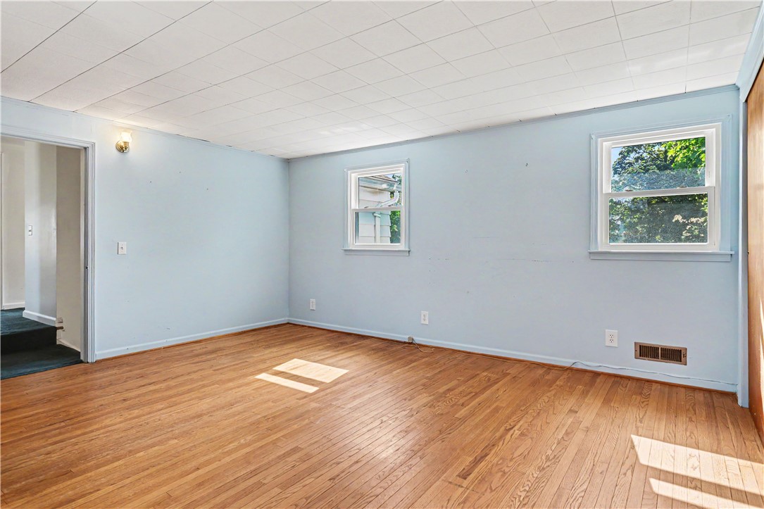 33 Beresford Road Rochester, NY 14610 - Photo 17 of 30