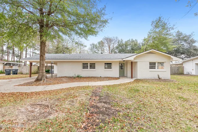 $195,000 | 129 Par Road 607, New Iberia, LA 70563