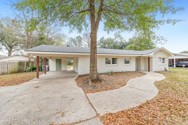 $195,000 | 129 Par Road 607, New Iberia, LA 70563