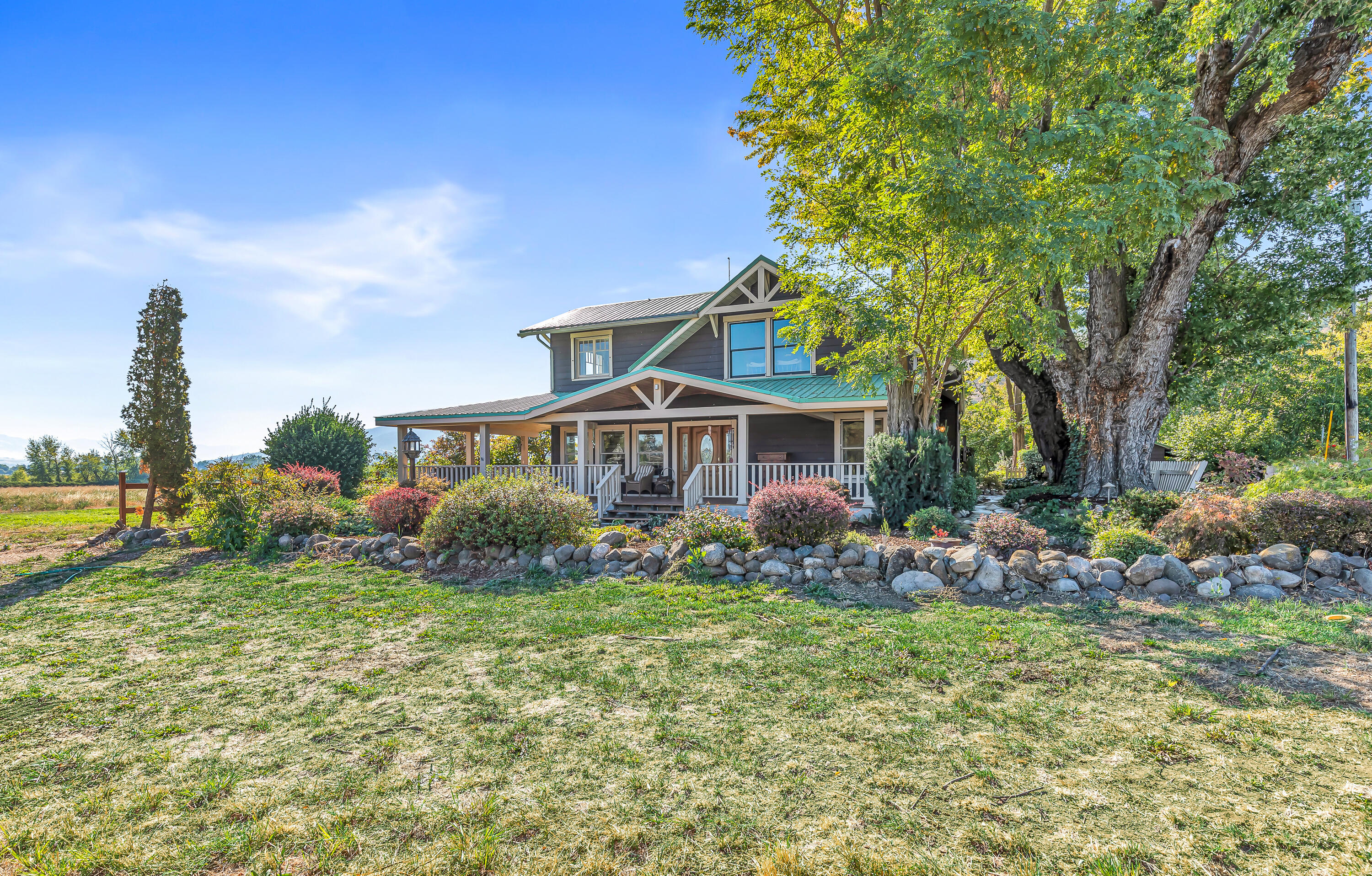 1593 Pioneer Road Talent, OR 97540 - Photo 6 of 50 1593 Pioneer Road, Talent, OR 97540