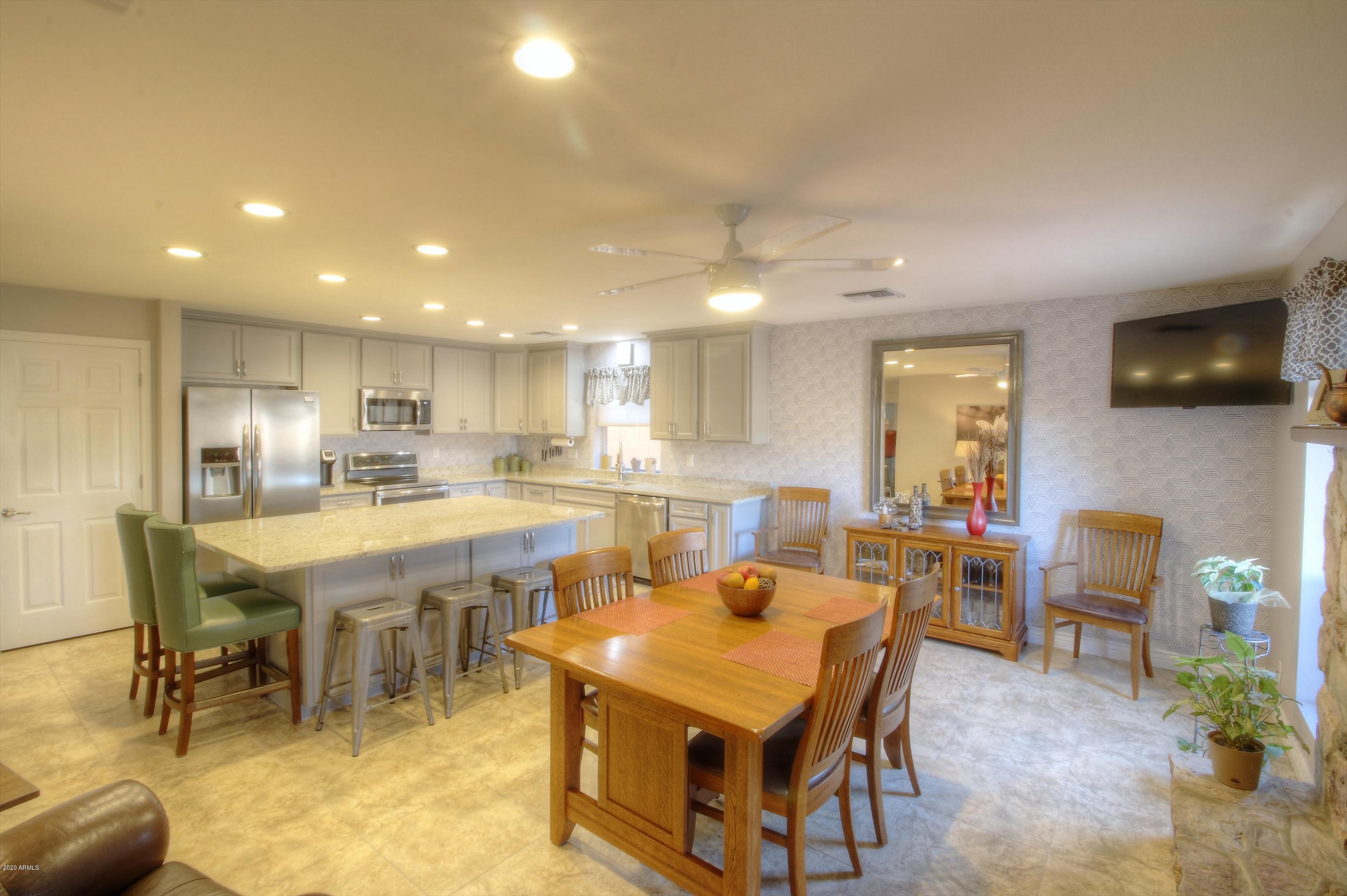 558 South Rochester Mesa, AZ 85206 - Photo 11 of 26 Kitchen Dining Area