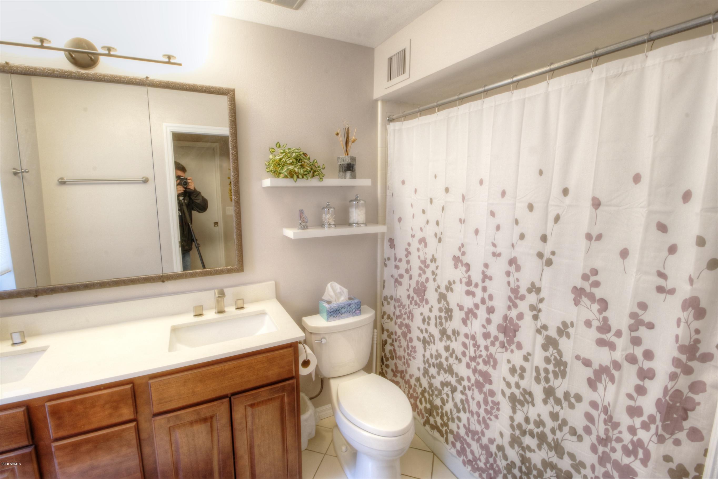 558 South Rochester Mesa, AZ 85206 - Photo 21 of 26 Master Bath 2