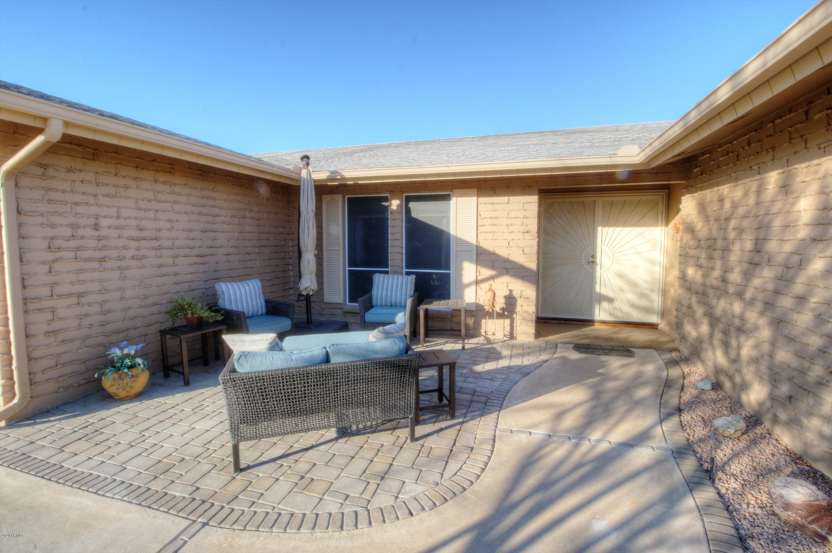 558 South Rochester Mesa, AZ 85206 - Photo 3 of 26 Front Patio