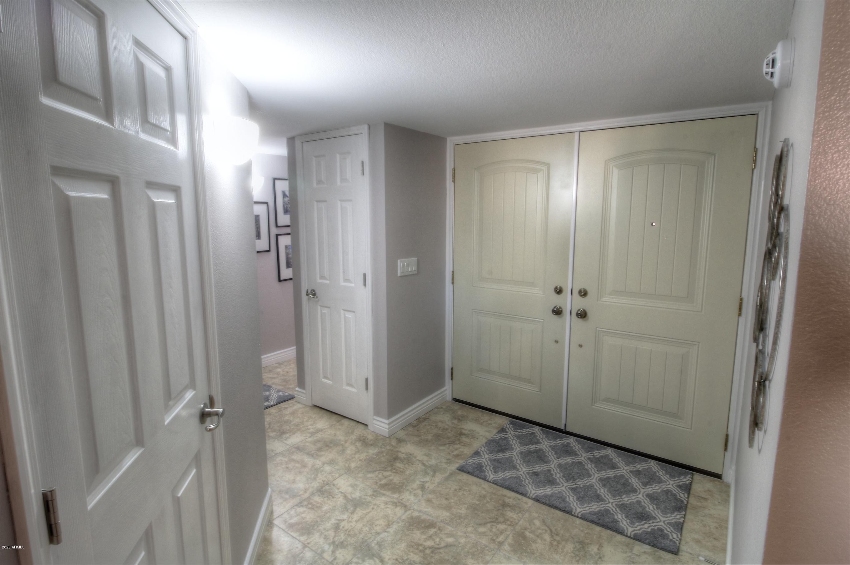 558 South Rochester Mesa, AZ 85206 - Photo 4 of 26 Entry Way