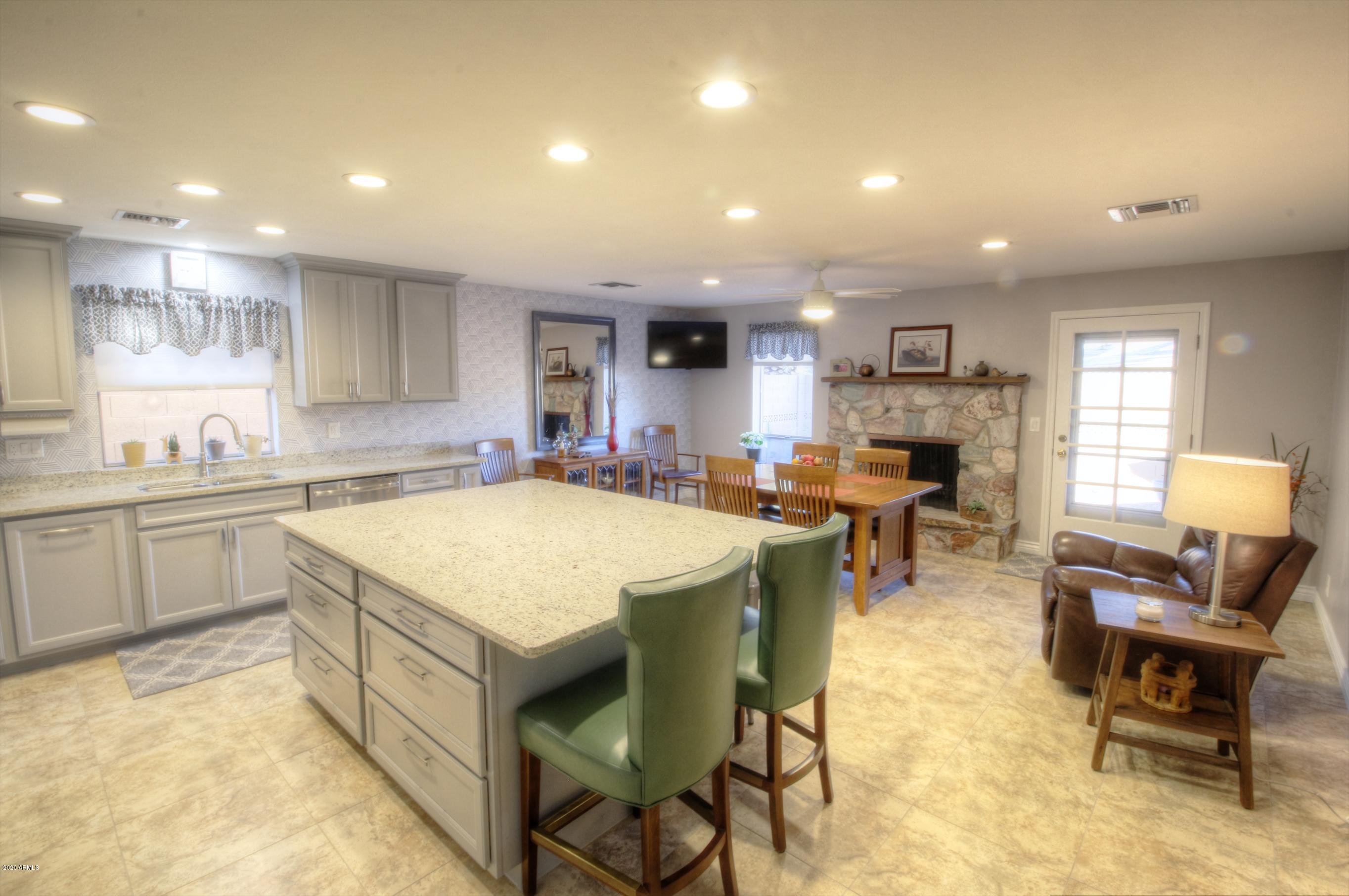 558 South Rochester Mesa, AZ 85206 - Photo 7 of 26 Kitchen Dining Area 3