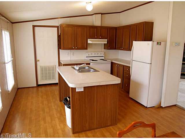 370 Strawberry Road Reidsville, NC 27320 - Photo 2 of 12 Kitchen.