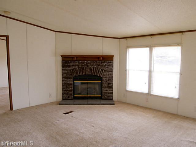 370 Strawberry Road Reidsville, NC 27320 - Photo 4 of 12 Living Room.