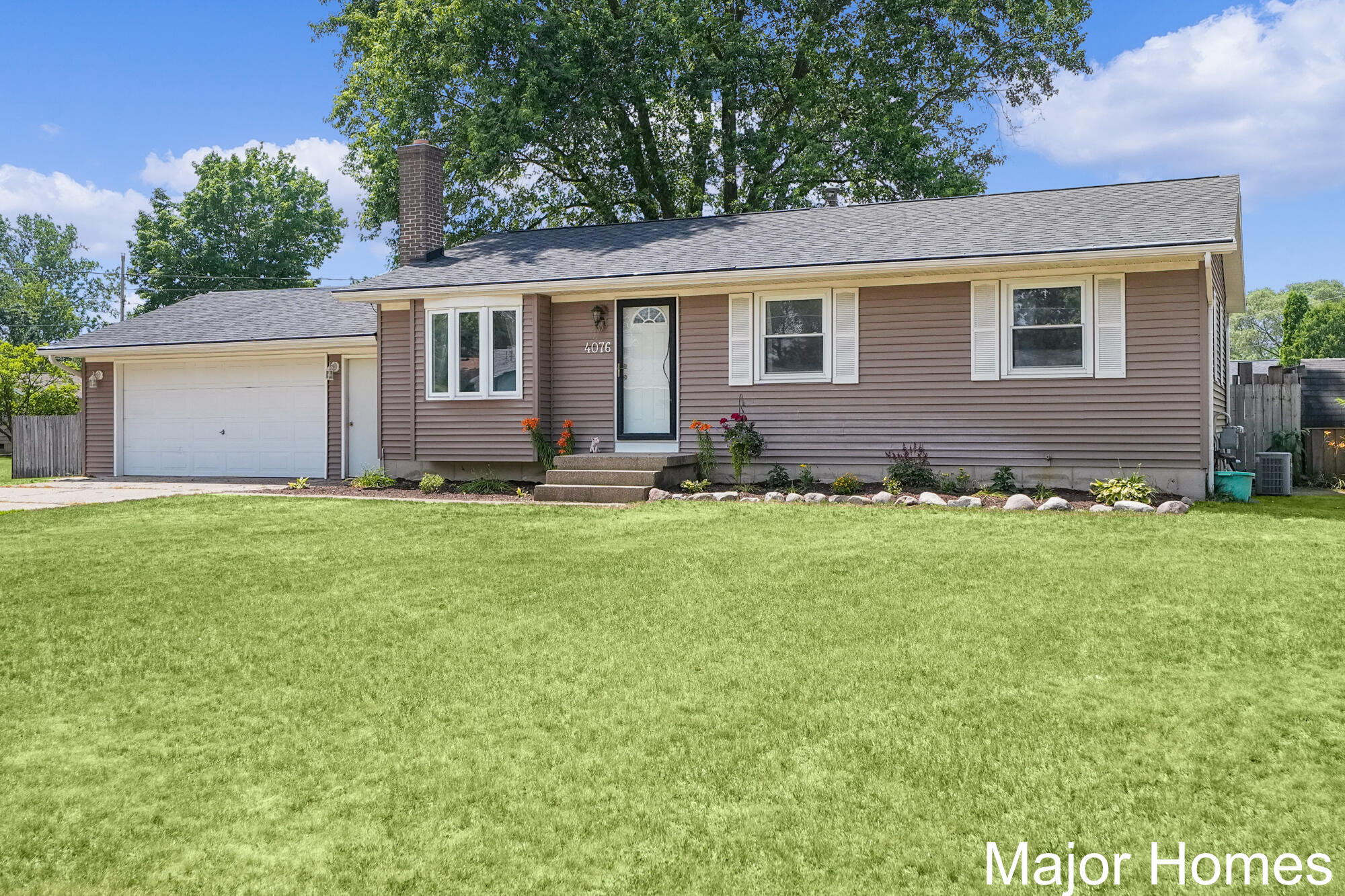4076 Ranchero Drive Dorr, MI 49323 - Photo 2 of 36 DSC08946