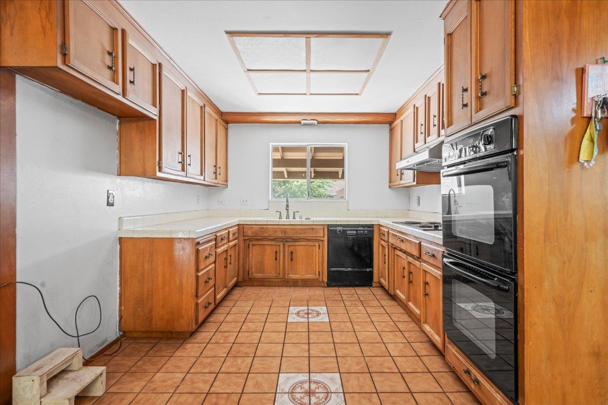 6929 Lisa Marie Way Carmichael, CA 95608 - Photo 11 of 50