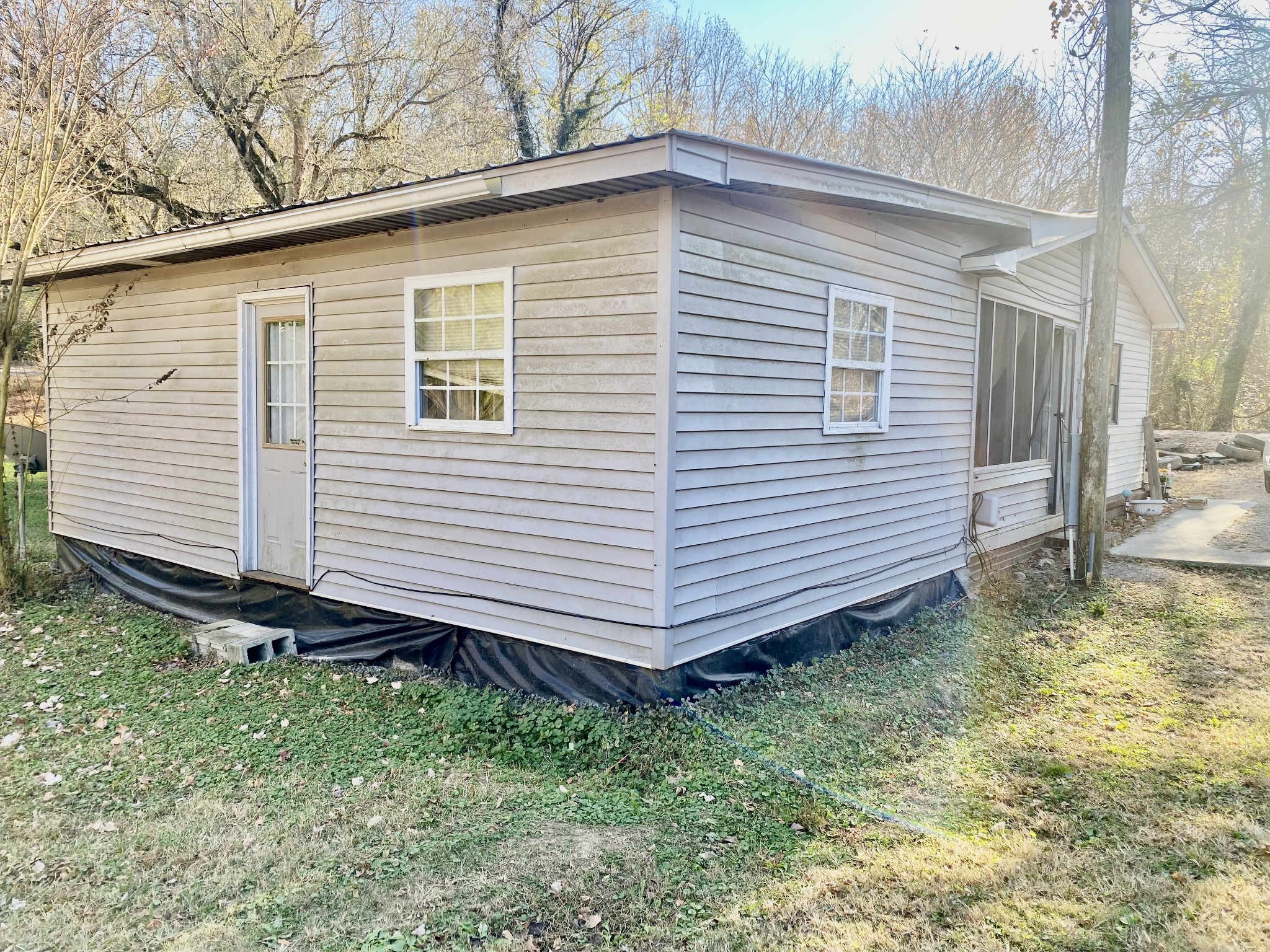 14 D Sain Road Manchester, TN 37355 - Photo 6 of 17 a view of a house with a yard