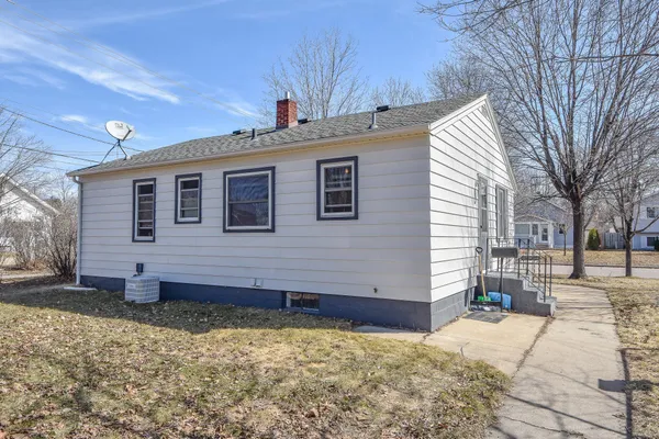 $189,900 | 239 32nd Avenue North, St. Cloud, MN 56303