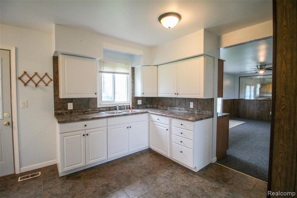 14265 North Genesee Road Clio, MI 48420 - Photo 11 of 24