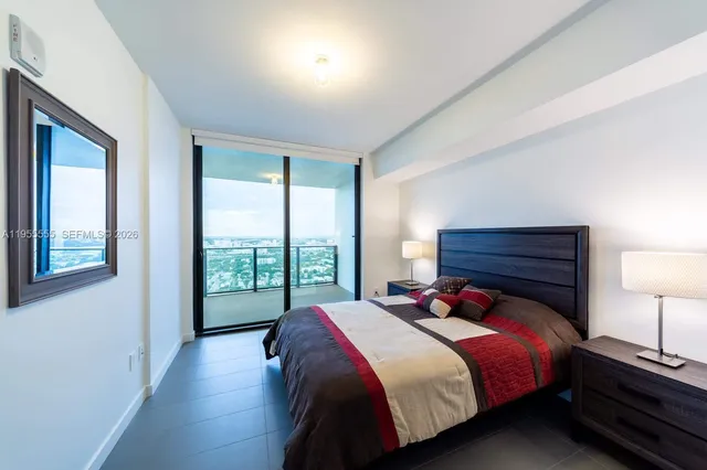 $3,540 | 1600 Northeast 1st Avenue, Unit 3215, Miami, FL 33132