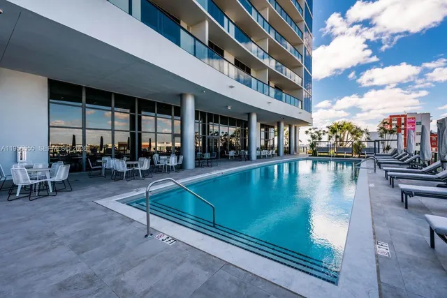 $3,540 | 1600 Northeast 1st Avenue, Unit 3215, Miami, FL 33132