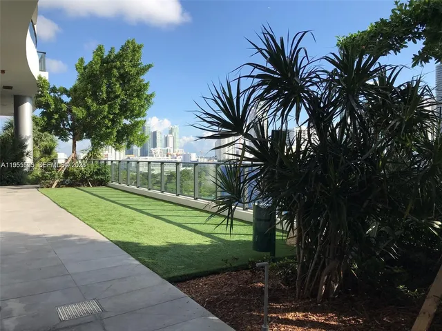 $3,540 | 1600 Northeast 1st Avenue, Unit 3215, Miami, FL 33132