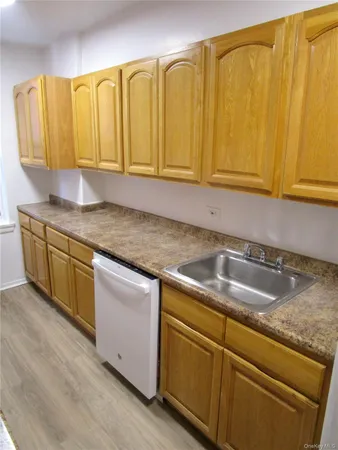 $179,000 | 4320 Van Cortlandt Park East, Unit 3F | Woodlawn Heights