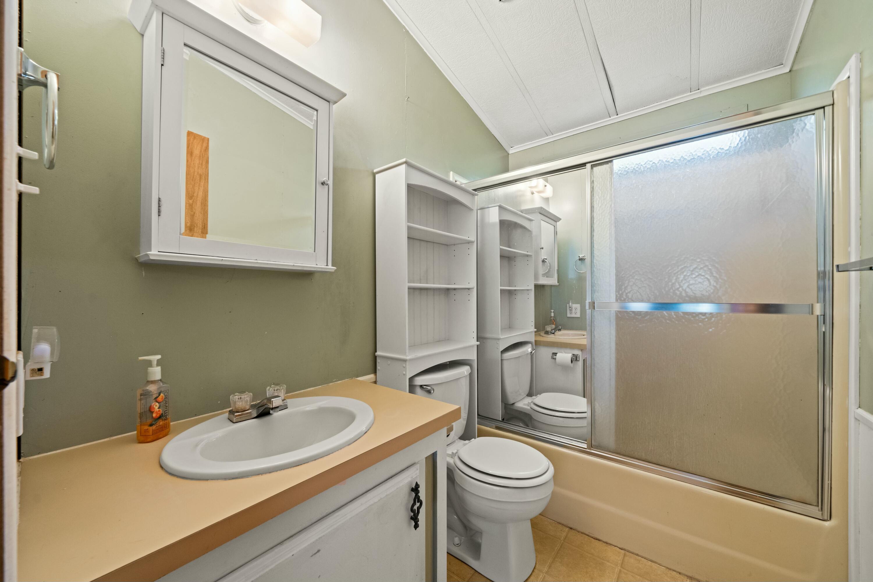 1313 Aztec Path Redding, CA 96003 - Photo 10 of 13 tempImagekgwLor