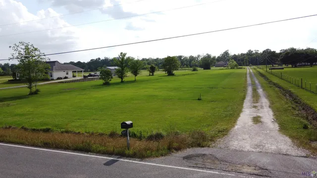 $150,000 | 9139 La Highway, St. Amant, LA 70774