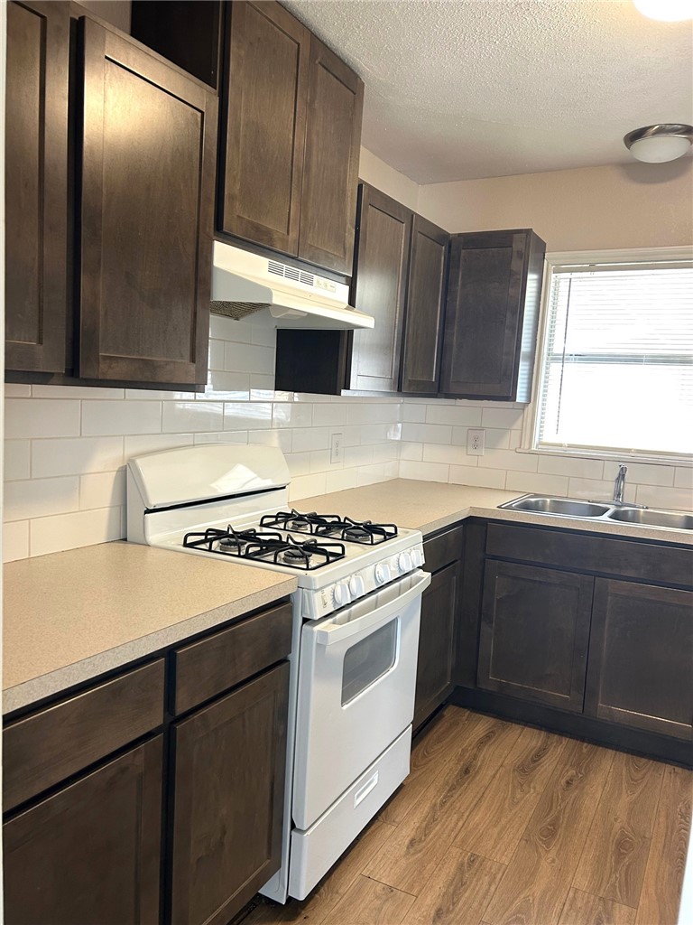 3925 Barnes Street Corpus Christi, TX 78415 - Photo 7 of 20