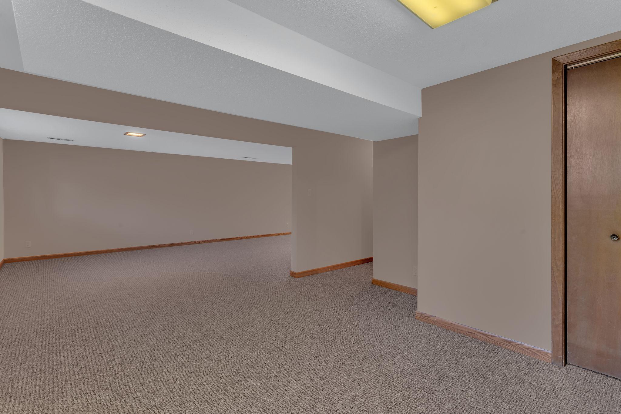 608 26th Avenue Southwest Willmar, MN 56201 - Photo 29 of 38